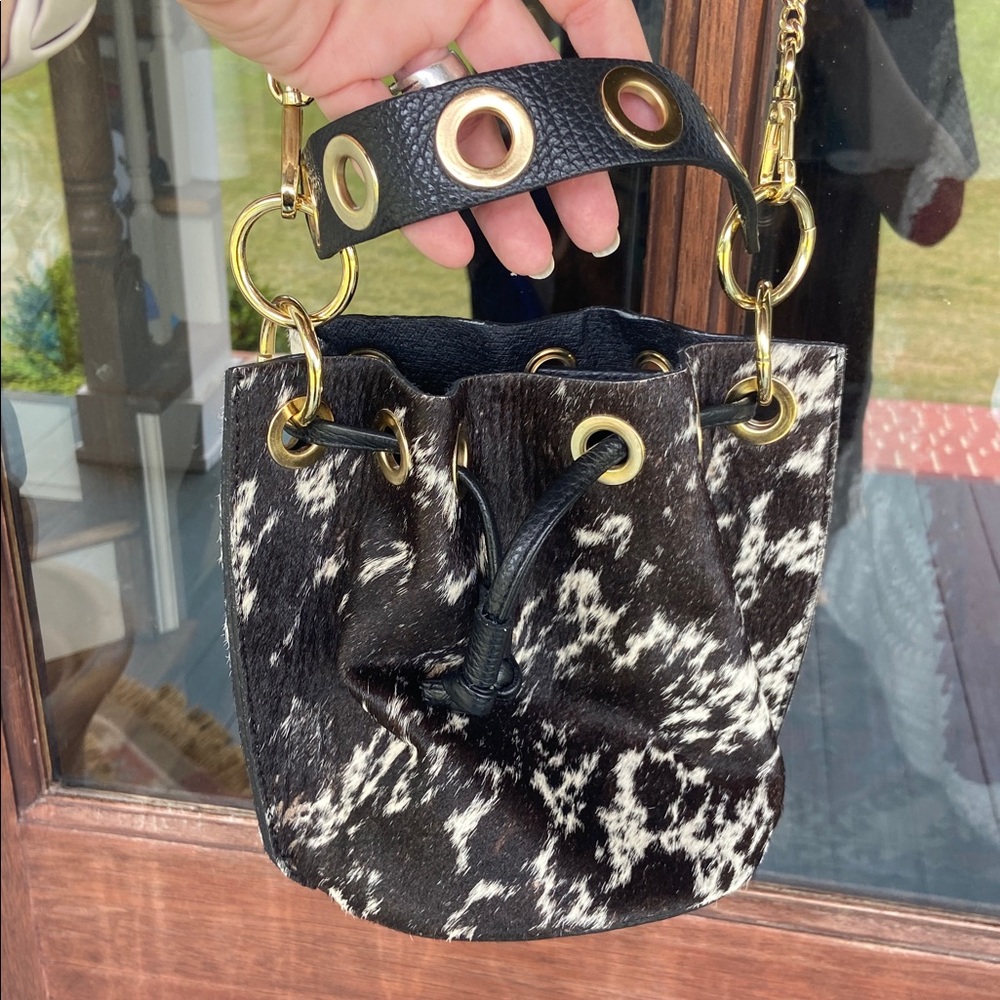 Beautiful‎ Genuine Leather & Pony Hair Bucket Bag. Gold hardware. - Picture 6 of 7